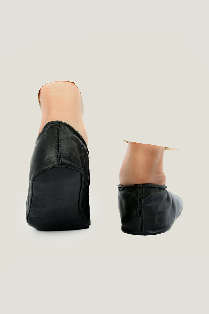 Hajj & Umrah Full Grain Leather Slipper | Prayer Mat | Bag Set Novado